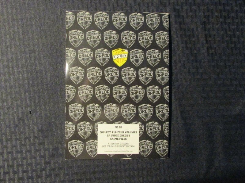 1989 JUDEG DREADD'S Crime File v.1 SC FN+ 6.5 1st Quality / Brian Bolland Cover