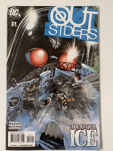 The Outsiders #21 NM (2009)