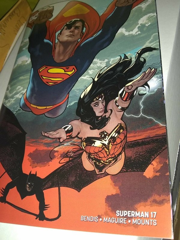 Superman 17 B Adam Hughes Variant NM Sold Out Bendis Truth 761941357447
