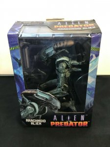 ALIEN VS PREDATOR: ARACHNOID ALIEN FIGURE (MIB) 2019