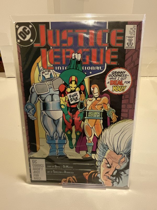 Justice League International #20 1988 9.0 (our highest grade) Templeton Art!