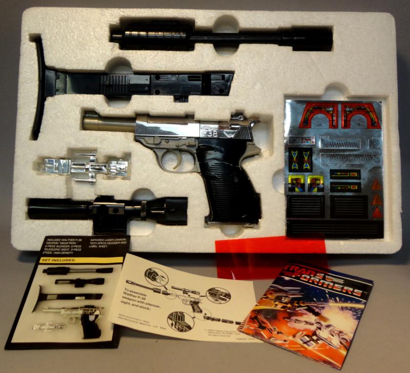 TRANSFORMERS MEGATRON Decepticon Toy Die Cast Plastic Transforming Gun Robot