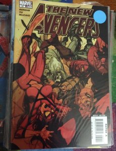 NEW  AVENGERS # 32  2007  MARVEL DISNEY  NEW RONIN SKRULLS