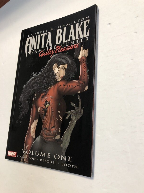 Anita Blake, Vampire Hunter: Guilty Pleasures Vol 1 | Paperback (2008) (NM)