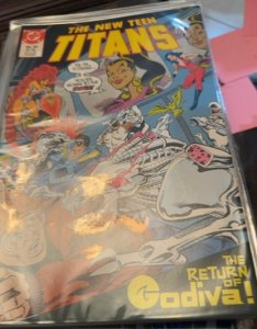 The New Teen Titans #44 (1988) Starfire 