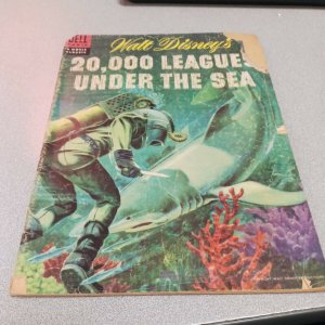 Dell WALT DISNEY'S 20,000 LEAGUES UNDER THE SEA 614 (1955) GOLDEN AGE four color