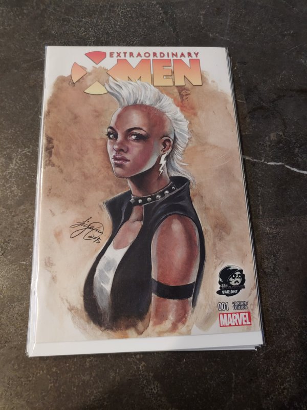 Extraordinary X-Men #1 Phantom Exclusive Siya Oum Color Variant (2016)