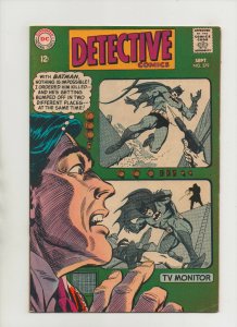 Detective Comics #379 - Alfred Dresses As Batman - (Grade 7.0) 1968