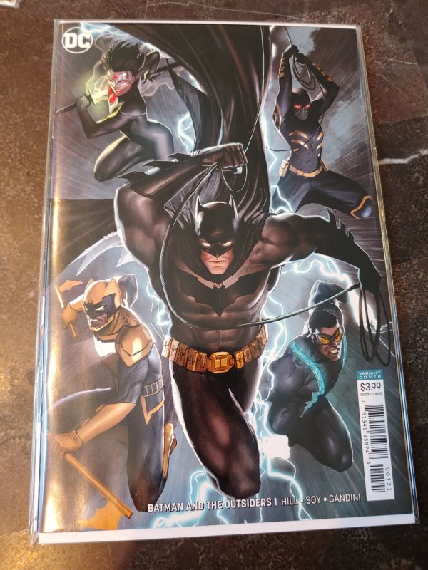 BATMAN AND THE OUTSIDERS #1 VIRGIN VARIANT NM