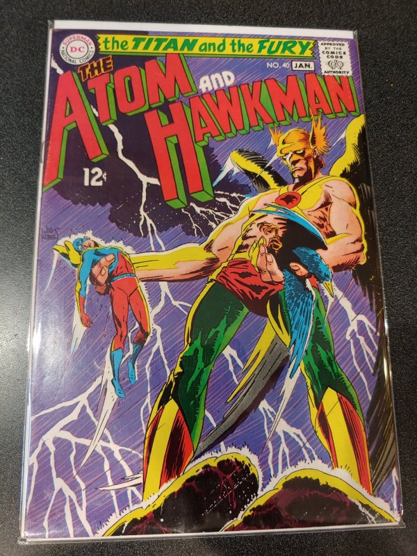 ​THE ATOM AND HAWKMAN #40 HIGH GRADE