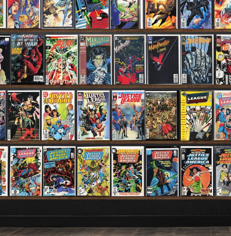 Huge Lot 150+ Comics with Blue Beetle, Captain Atom, Superman / Batman & More!