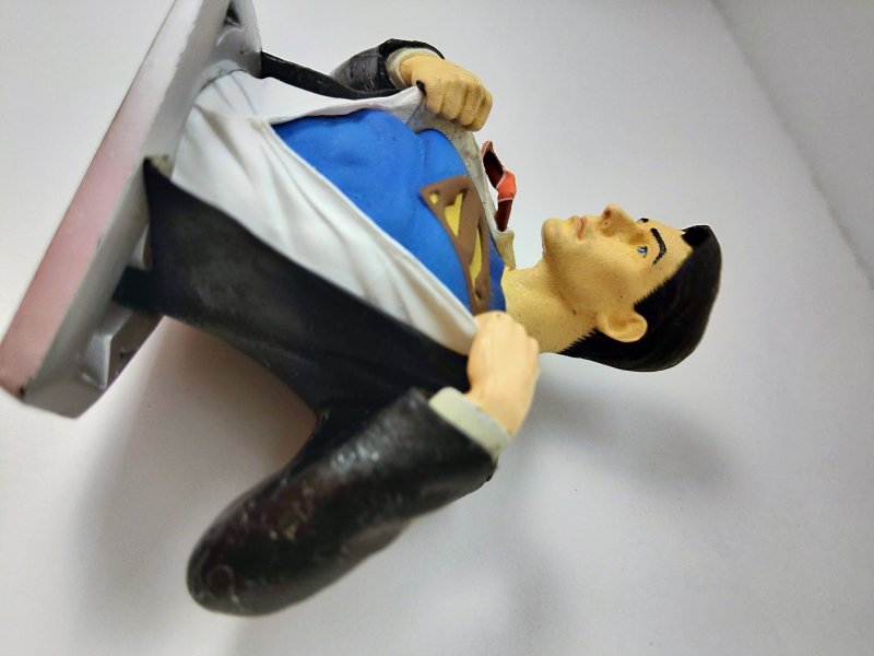 Superman Bust Standee (DC Toy)