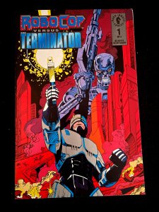 Robocop versus Terminator #1 1992 - HIGH GRADE includes stand up Robocop insert