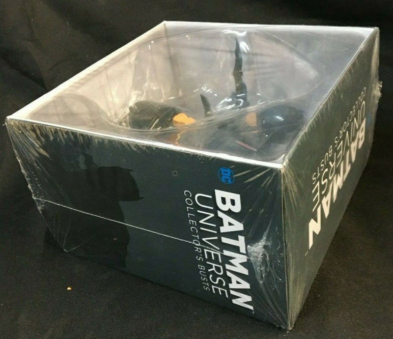 BATMAN UNIVERSE COLLECTOR'S BUST MIB