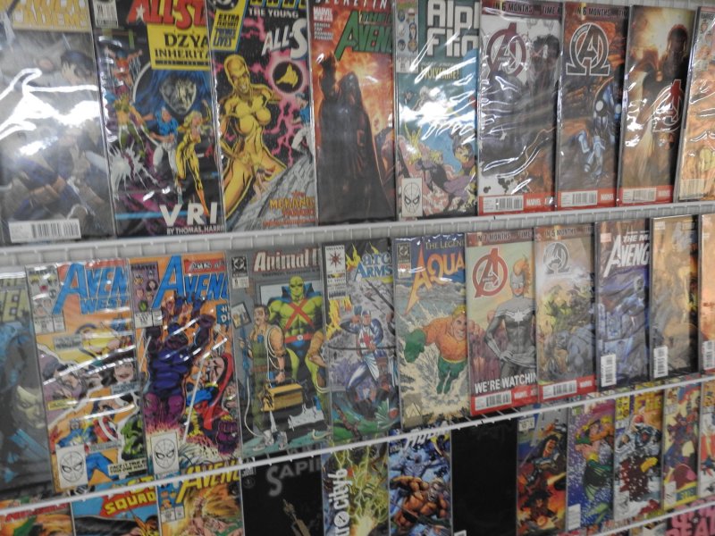 Huge Lot 120 Comics W/ Avengers, Ghost Rider, Alpha Flight+ Avg VF- Condition!