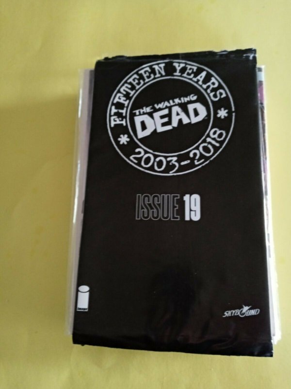 THE WALKING DEAD FIFTEEN YEARS SEALED BAGGED ISSUE #19 2018 IMAGE /  NM