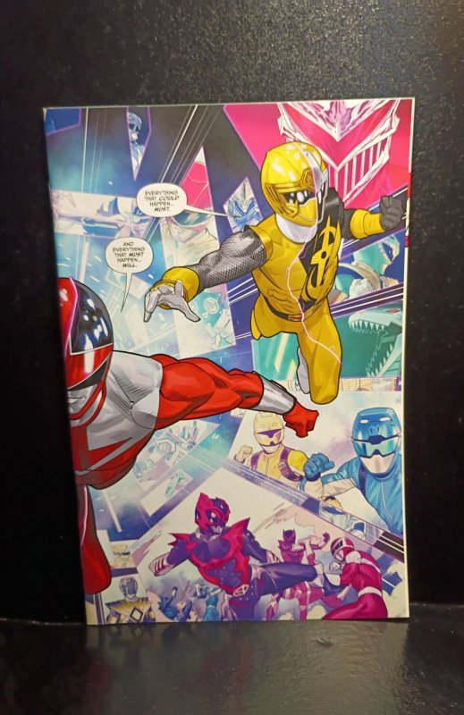 Mighty Morphin Power Rangers #41 & #42 (2019) adjoining cvrs