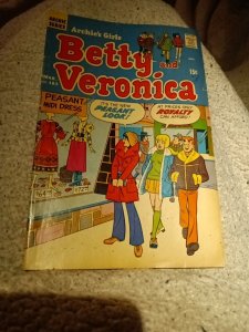 ARCHIE'S GIRLS BETTY AND VERONICA #183 Fashion Cover 1971 Good Girl Art Pinups