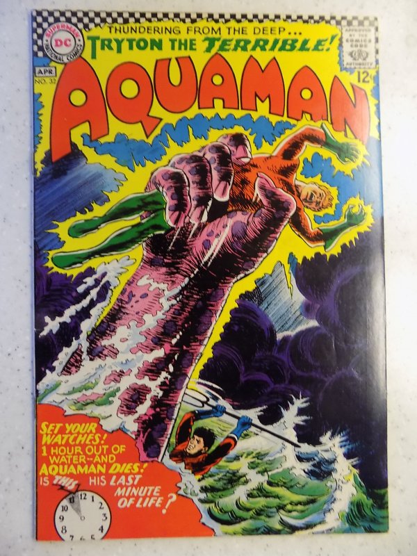 AQUAMAN # 32 DC HIGH GRADE VF