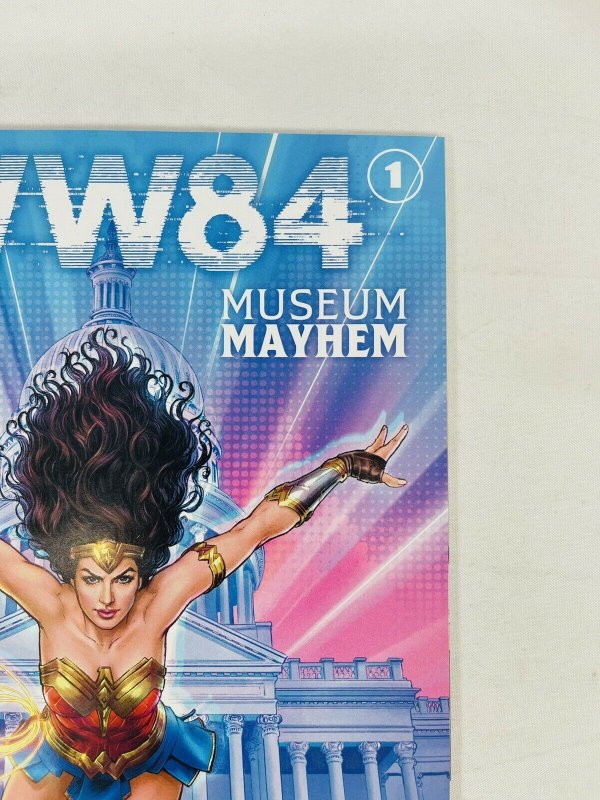 Wonder Woman 1984 - WW84 - Walmart exclusive - Museum Mayhem Movie Tie-In - NM