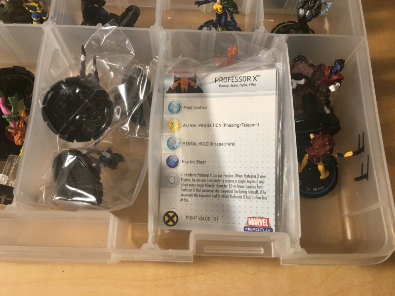 Marvel Heroclix 32 Figures FANTASTIC FORCES with Cards Beast Nightcrawler MFT4