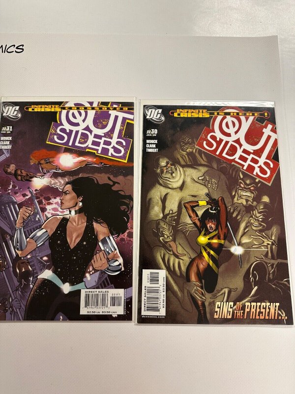 5  Outsiders DC Comic Books # 30 # 31 # 32 # 33 # 34 Batman Superman Flash 9 CT3