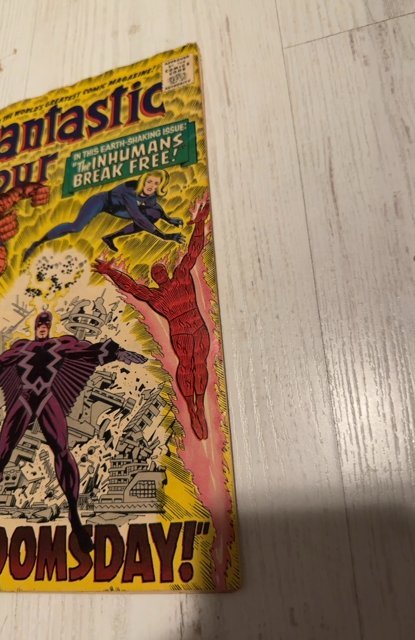 Fantastic Four #59 (1967)inhumans/Sulver surfer/Dr doom Foxing/Ripling