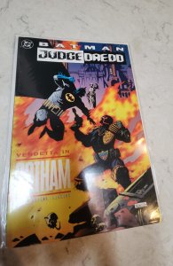 Batman/Judge Dredd: Vendetta in Gotham (1993) tb