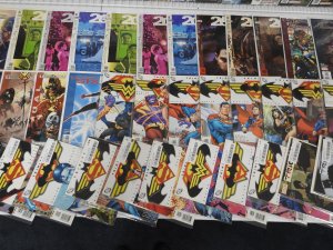 Huge Lot 170 Comics W/ The Ultimates, Ultimate X-Men, Ultimate War, +More Avg VF