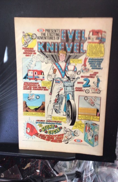 Fantastic Four #142 (1974) 1st Darkoth! Medusa key! High grade! VF/NM Wow