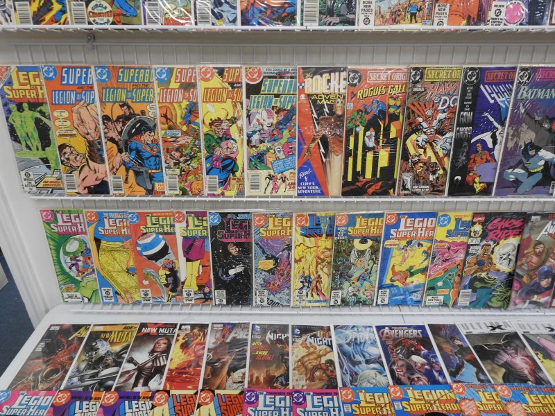 Huge Lot 140+ Comics W/ Super-Boy, Avengers, Batman, +More AVG VF-