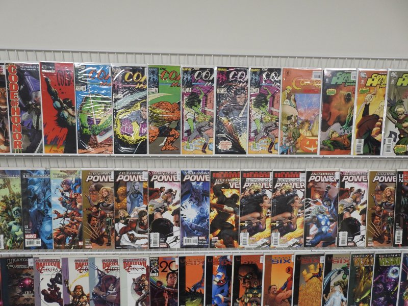 Huge Lot 170 Comics W/ The Ultimates, Ultimate X-Men, Ultimate War, +More Avg VF
