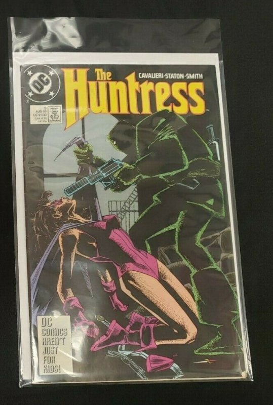 HUNTRESS 2PC (VF) YEAR ONE THE HUNTED, EVERYTHING CHANGES 1989-2008