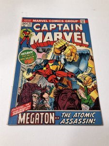 Captain Marvel 22 Fn/Vf Fine/Very Fine 7.0 Marvel Comics