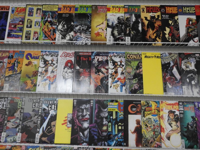 Huge Lot 180+ Comics W/Venom, X-Men, Scooby Doo+ Avg VF+ Condition!