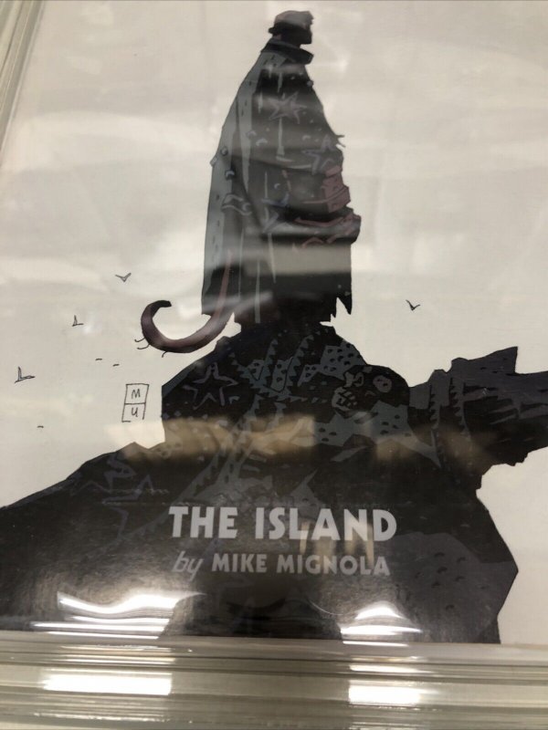 Hellboy (2005) # 1-2 (Halo Certification 4.0) Dark Horse Comics • Mike Mignola