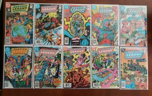 60 ISSUES OF JUSTICE LEAGUE OF AMERICA (Vol 1) SPANNING 163 - 261