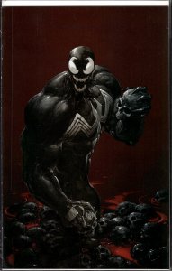 Venom #3 (2022) 59/300 Crimson Surge Virgin Variant