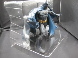 Batman Kotobukiya Artfx 1/6 scale Pre-Painted PVC Batman Statue Blue 