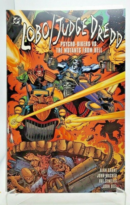 LOBO/JUDGE DREDD: Psycho Bikers VS. Mutants #1 (1995)