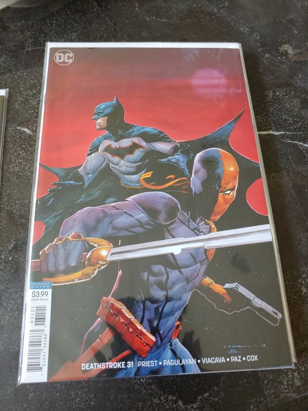 ​Deathstroke #31 Jerome Opena VARIANT Cover  NM