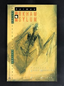 Batman: Arkham Asylum: A Serious House On Serious Earth (1990)