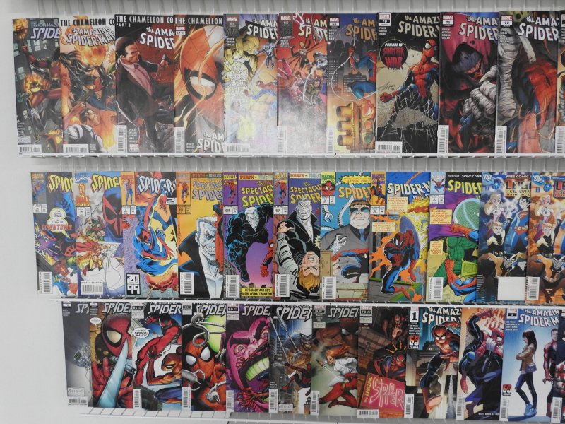 Huge Lot of 200+ Comics W/  Spiderman, Ghost Rider, +More! Avg VF Condition!