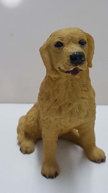 Figura de perro resina: Golden Retriever de 9x7 cm