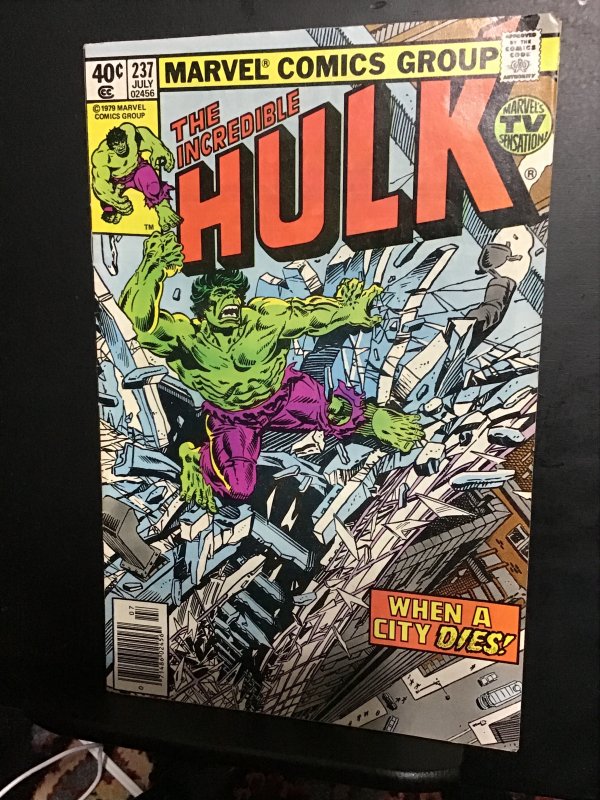 The Incredible Hulk #237 (1979)  high-grade Machine Man key! VF/NM Wow