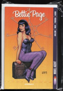 Bettie Page #5 (2017) Bettie Page