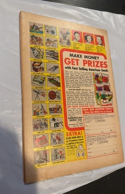 Batman #200 (1968)200 anniversary -Scarecrow story- mod foxxing/Tannning