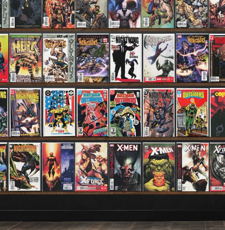 Huge Lot 150+ Comics with Nightwing, Spider-Man 2099 & More!