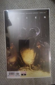 Alien #8 (2022) Alien / Aliens 