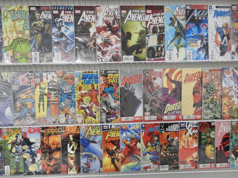 Huge Lot 112 Comics W/ Daredevil, Defenders, Avengers, +More! Avg VF- Condition!